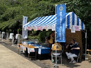 東京上野ライオンズクラブ「全国氷彫刻展夏季大会飲料水販売・募金活動」